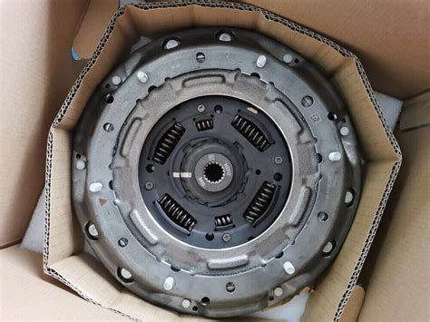 6DCT250 DPS6 Transmission LUK Clutch ASSY With Fork 602000800 For FORD