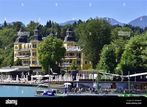 Velden Am W Rthersee Schloss Fotos Und Bildmaterial In Hoher