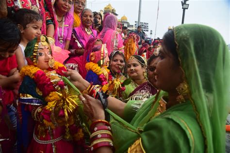 उदयपुर में मेवाड़ महोत्सव का आगाज गणगौर की झांकियों ने दिखाई विरासत और