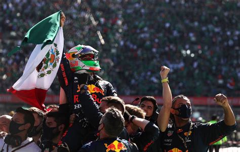 Es Leyenda Checo P Rez Cumple Y Sube Al Podio En El Gp De M Xico