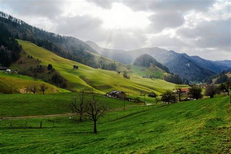 Berge Felder Sonnenstrahlen Kostenloses Foto Auf Pixabay Pixabay