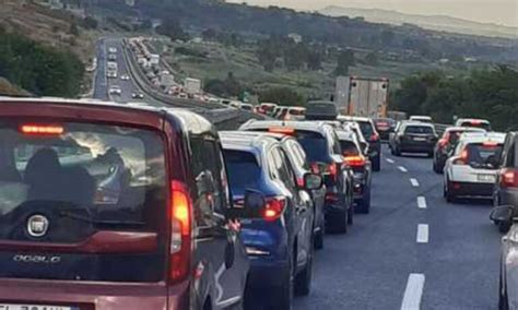 Incidente Sull Autostrada Nei Pressi Dello Svincolo Di Cosenza