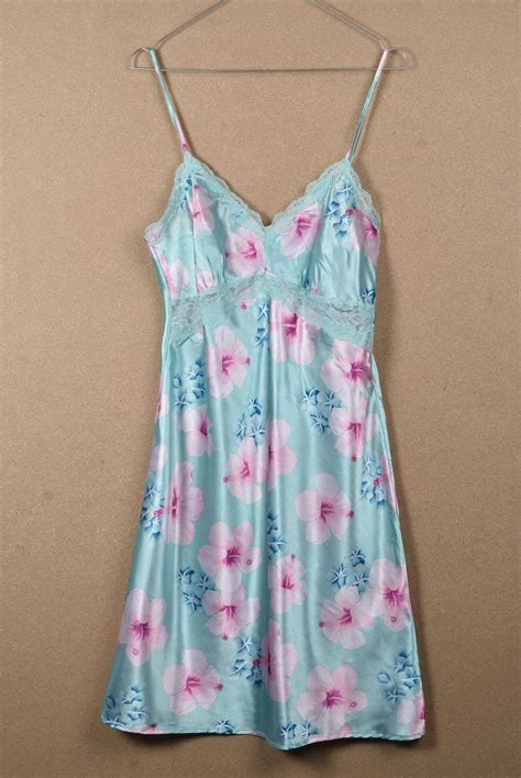 Se Produkter Som Liknar Vintage Lingerie Blommig R P Tradera