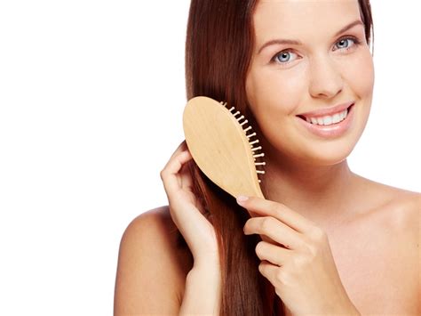 How To Brush Your Hair Properly And Its Benefits