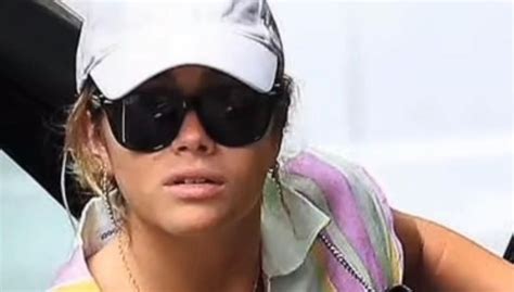 Ofrecen millones a quien muestre foto de Clara Chía en bikini