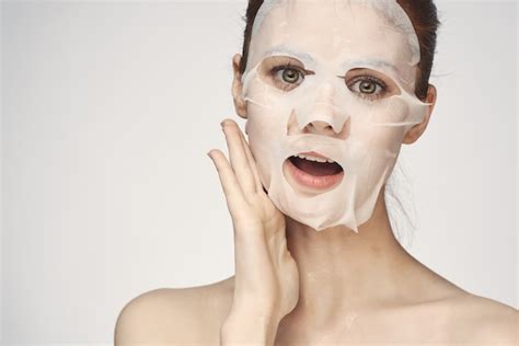 Premium Photo Pretty Woman Naked Shoulders Face Mask Closeup Skin Care