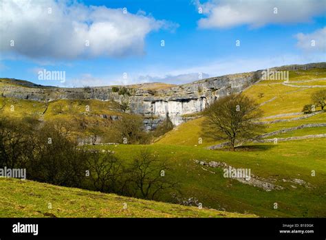 Malham Cove North Yorkshire England United Kingdom Stock Photo Alamy