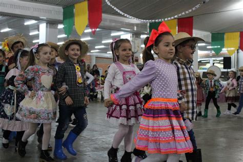 Festa Junina do Colégio Satc de Turvo celebra a diversidade de culturas