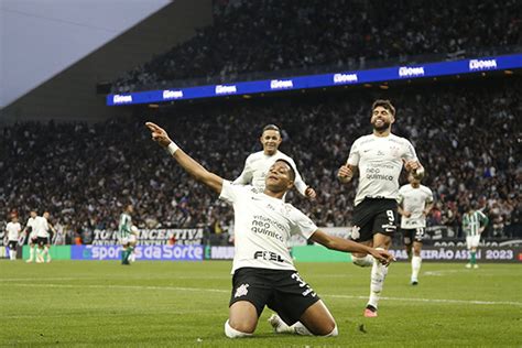 Corinthians Deslancha No Segundo Tempo E Vira Para Cima Do