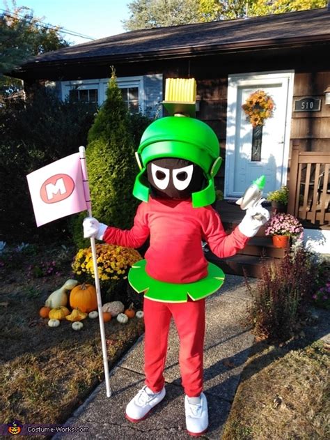 Marvin the Martian Costume | No-Sew DIY Costumes