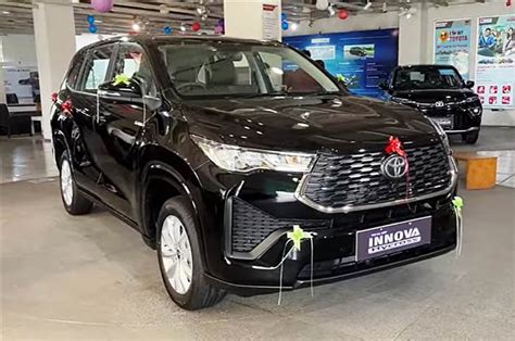 toyota innova car, Innova Hycross waiting period, Innova Crysta ...