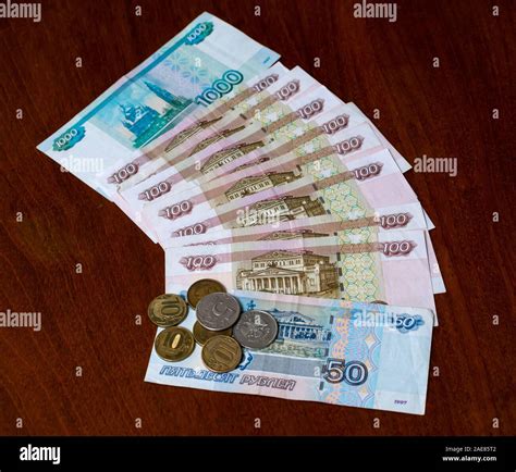 100 note hi-res stock photography and images - Alamy