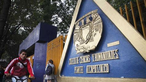 Escudo De La Unam Cumple 101 Años