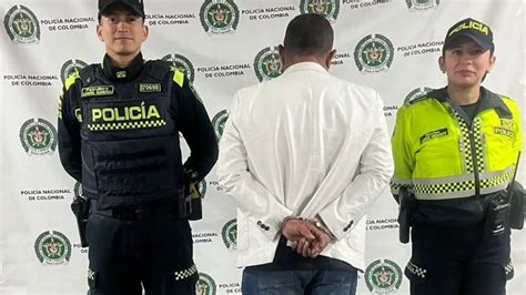 Capturan A Hombre Que Habría Intentado Asfixiar A Su Pareja Dentro De Un Carro En Bogotá