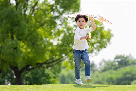 Children Flying Kites Picture And HD Photos | Free Download On Lovepik