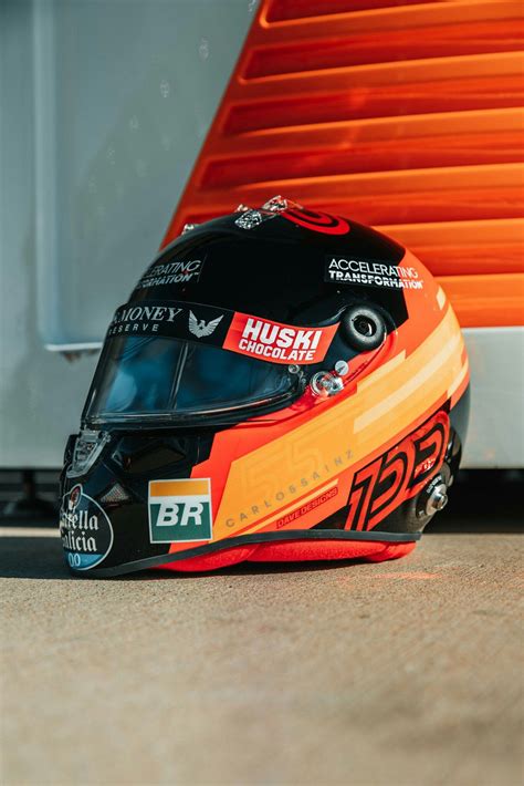 Carlos Sainz Jr helmet 100GP USA 2019 | Carlos sainz, Helmet, Sports car