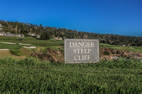how much to play a round at pebble beach