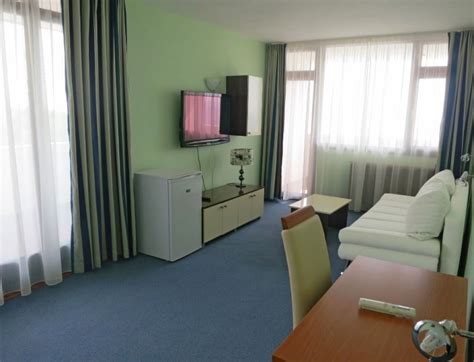 Hotel Zagreb u Splitu / Hoteli / Smokvina accommodation & travel