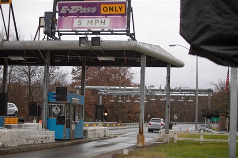 Smart tech will soon replace the Verrazano toll payment booths 26
