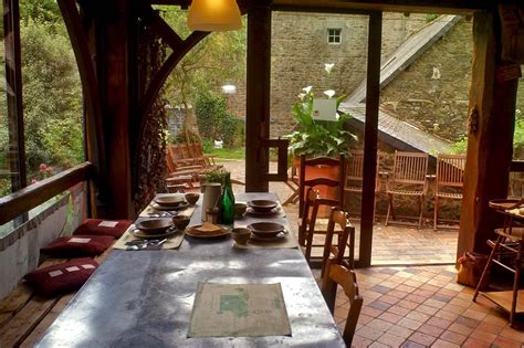 La Ferme Auberge Familiale Au Char Bancs La Maison Des Lamour Bretagne