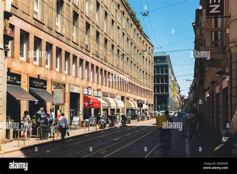 Strade Milano Immagini E Fotografie Stock Ad Alta Risoluzione Alamy