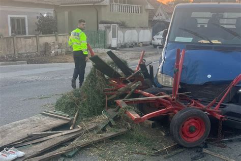 Accident la Osica de Sus între o căruță și autoutilitară cu o fată