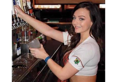 Hooters Ejemplo De Cosificaci N De La Mujer En Restaurantes