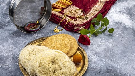 5 Foods To Include In Your Karwa Chauth Sargi Thaali