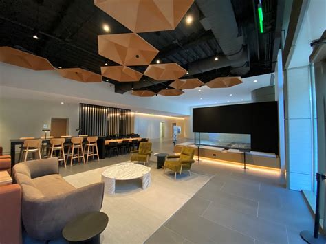 Residents at 111 Fulton Street demand better maintenance for lobbies 29