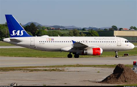 Oy Kar Sas Scandinavian Airlines Airbus A320 232 Photo By Dlfferozz