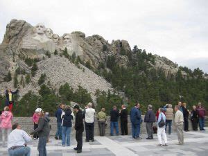 mount-rushmore-visitors-center - The Travel Bible