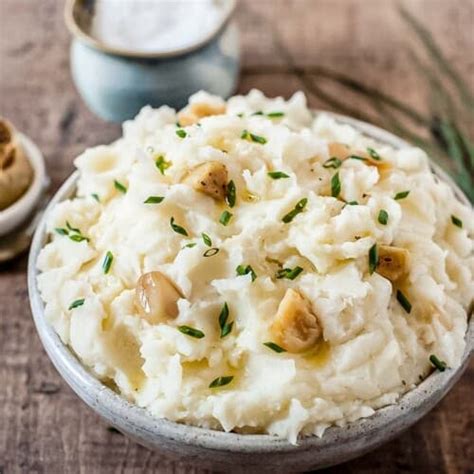 Roasted Garlic Mashed Potatoes The Mediterranean Dish