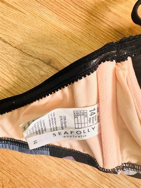 Seafolly Bikini Top Women S Fashion Swimwear Bikinis Swimsuits On Carousell