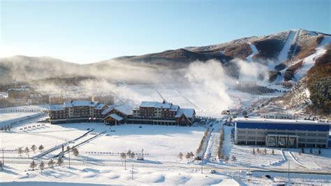 国家级滑雪旅游度假地｜美林谷滑雪场：如何从滑雪地成为内蒙古冰雪领头雁？腾讯新闻