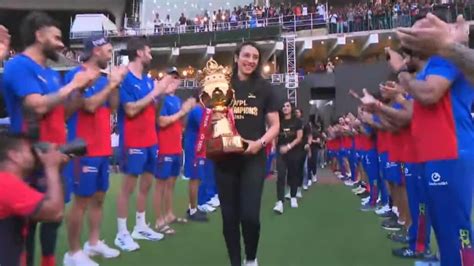 Virat Kohli And Rcb Men Welcome Smriti Mandhanas Wpl Champions With