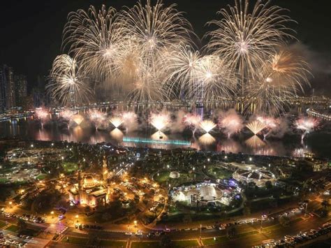 New Years Eve In UAE 2021 Where To See Fireworks Drone Shows In