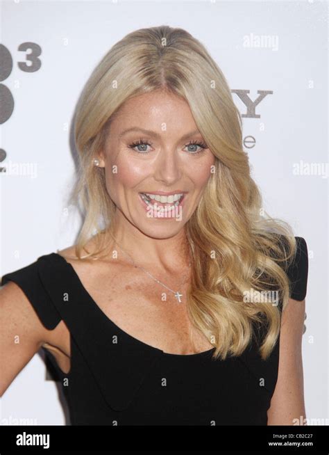 Kelly Ripa Headshot Hi Res Stock Photography And Images Alamy