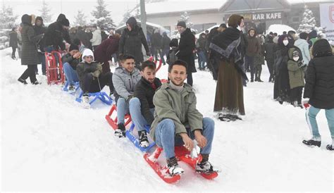 Öğrenciler Akdağda kayak keyfi yaptı Samsun Haberleri