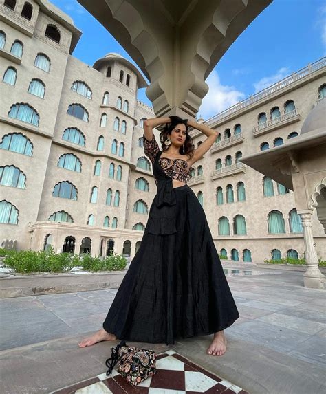 Aaditi Pohankar : r/indianfeet