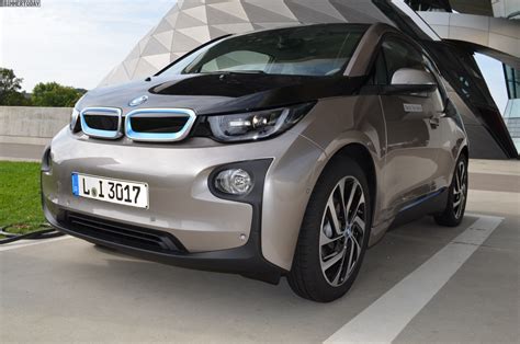 BMW I3 Elektroauto Mit Carbon Fahrgastzelle In Der BMW Welt