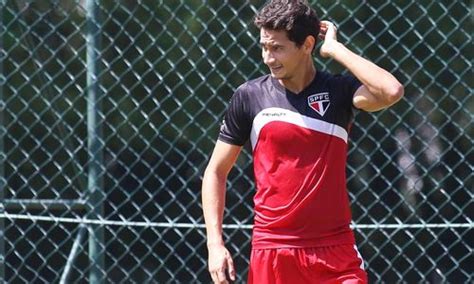 São Paulo pode perder seis jogadores contra o Timão É o Time do Povo