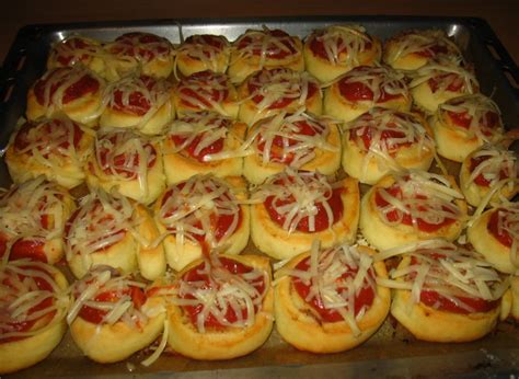 Mini Pizze Mini Pice Recept Za Zarazne Grickalice Recepti I Ideje