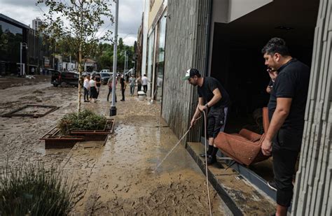 Once Muertos Y Cinco Desaparecidos Por Las Inundaciones En El Sureste