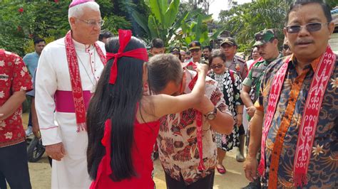 Bupati Sekadau Dan Uskup Sanggau Resmikan Gereja Katolik St Gabriel