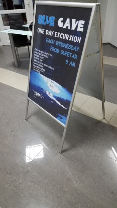 A Stalak A Pano A Reklama Sendvič Reklama