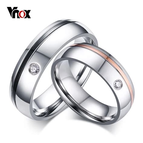 Vnox anillos de boda clásicos de línea Simple para mujer y hombre