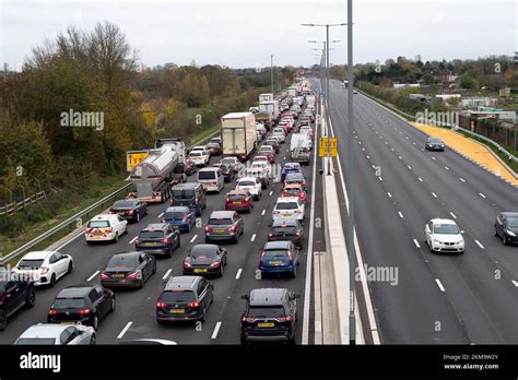 Slough Berkshire Uk 26th November 2022 Traffic Misery For