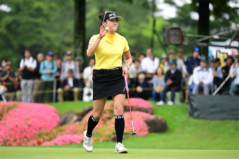 岩井千怜が首位キープ！ 感性生かしたパッティングが光る ｜JLPGA｜日本女子プロゴルフ協会