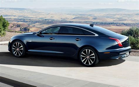 Jaguar Xj Wallpapers Top Free Jaguar Xj Backgrounds Wallpaperaccess