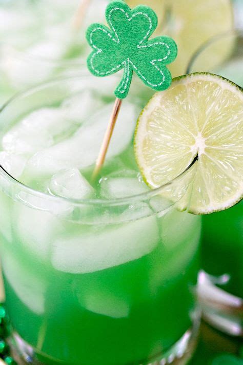 A Boozy Shamrock Shake And Other St Paddys Cocktails Youll Love St Patricks Day Cocktails